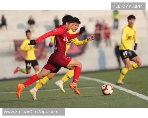 华夏幸福迎战青岛球队全力争胜展现实力与团队合作精神